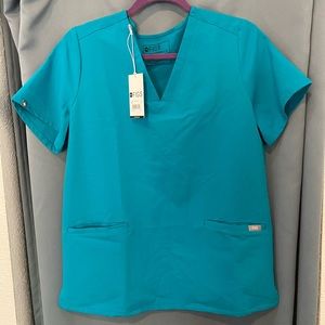 NWT FIGS Scrub top